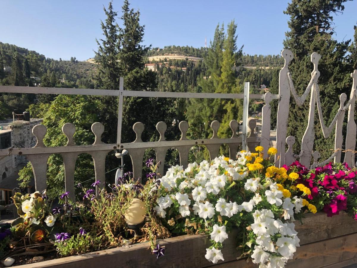 Sweet 'En Kerem View Bed and Breakfast Jerusalem Eksteriør billede