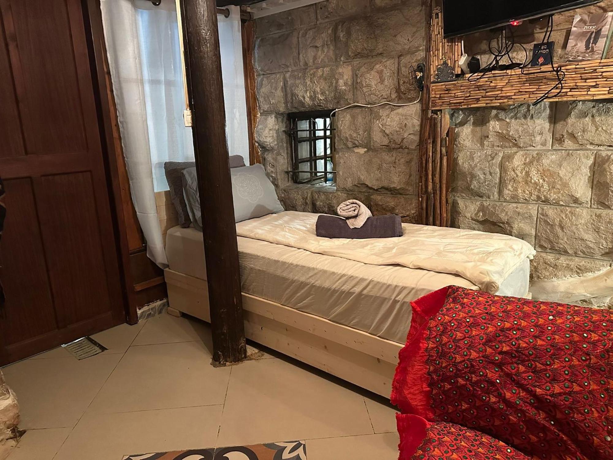 Sweet 'En Kerem View Bed and Breakfast Jerusalem Eksteriør billede