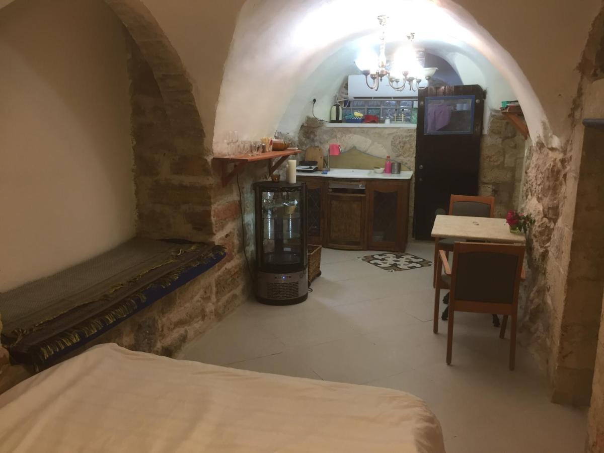 Sweet 'En Kerem View Bed and Breakfast Jerusalem Eksteriør billede